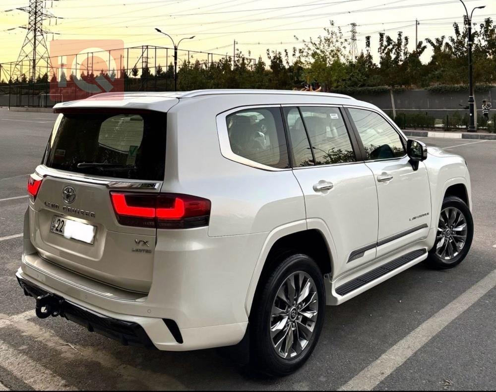 تۆیۆتا لاند کروزەر